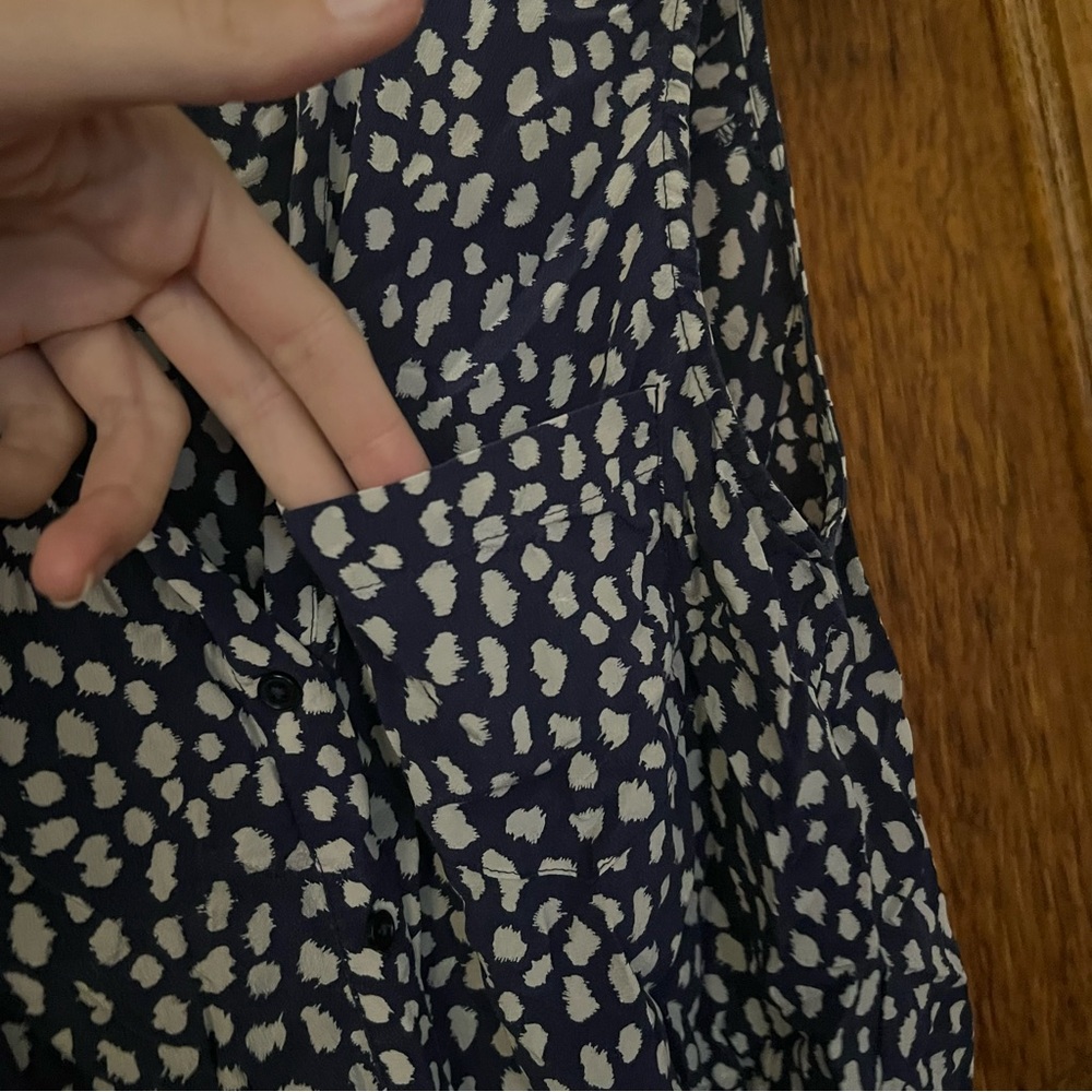 Joie Navy White Patterned Spot Sleeveless Button Down Blouse Front Tie 100% Silk - Picture 5 of 9